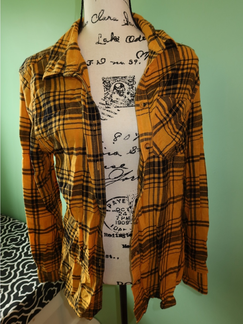 Garage Yellow Plaid Lightweight Button-Front flannel
